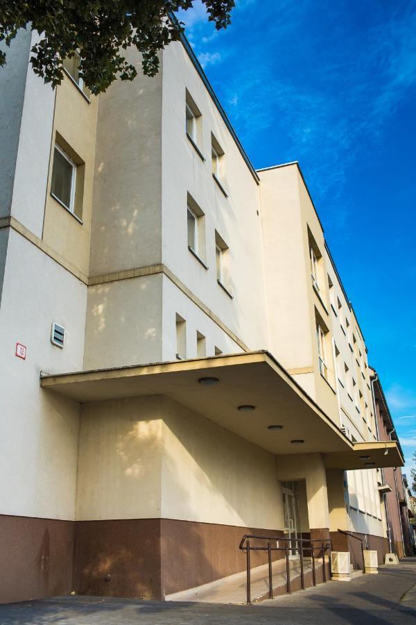 Danubius Szálló Komárno Esterno foto