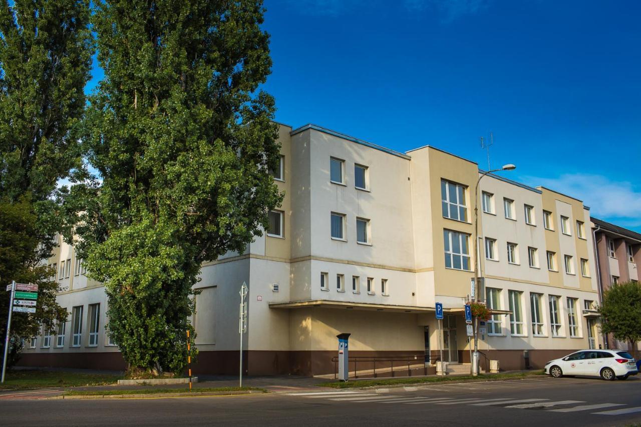 Danubius Szálló Komárno Esterno foto